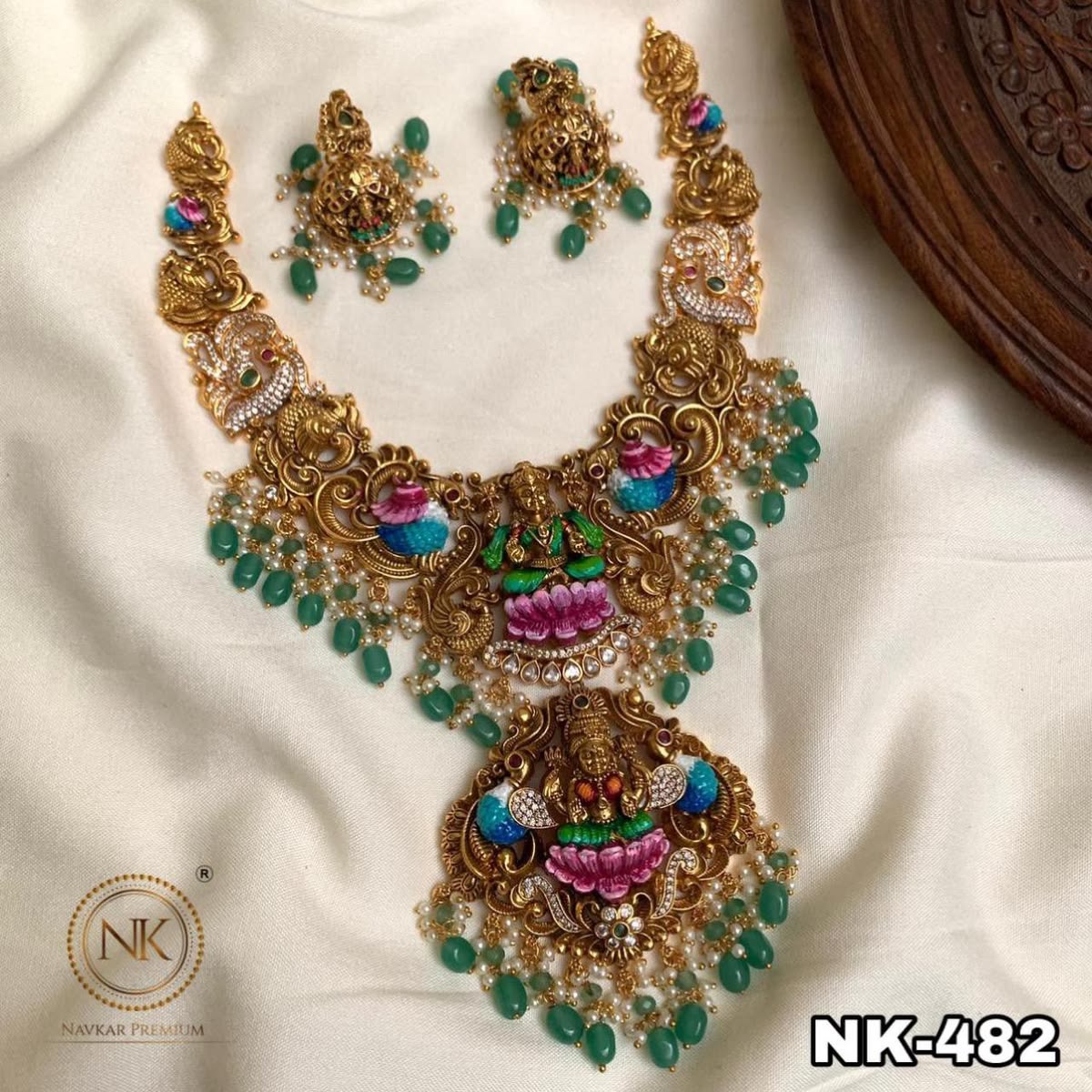 Heena Look Bridal Srinivasa Chocker Combo Set